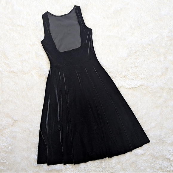 Blackmilk Dresses & Skirts - Blackmilk Velvet Show Us Ya Tops Underbust Midi Dress - Black